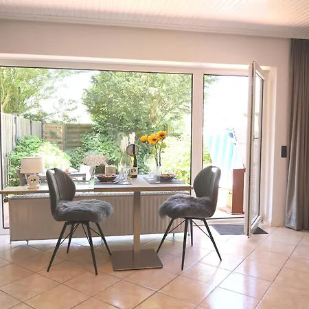 Erdgeschosswohnung Befindet Sich In Alt-westerland. *
