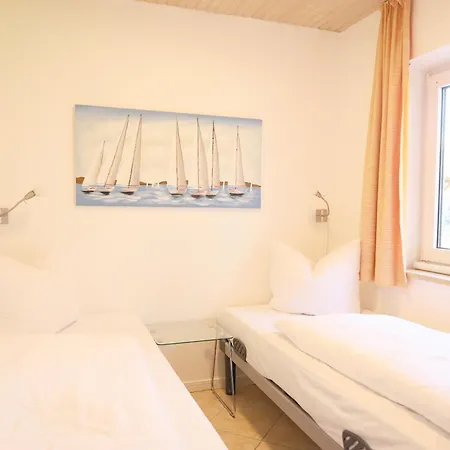 Erdgeschosswohnung Befindet Sich In Alt-westerland. Apartmán *