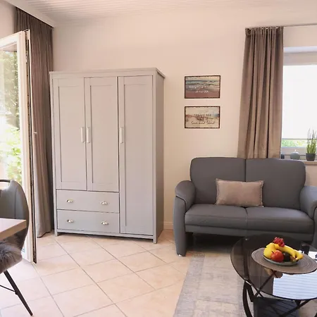 Apartmán Erdgeschosswohnung Befindet Sich In Alt-westerland. *